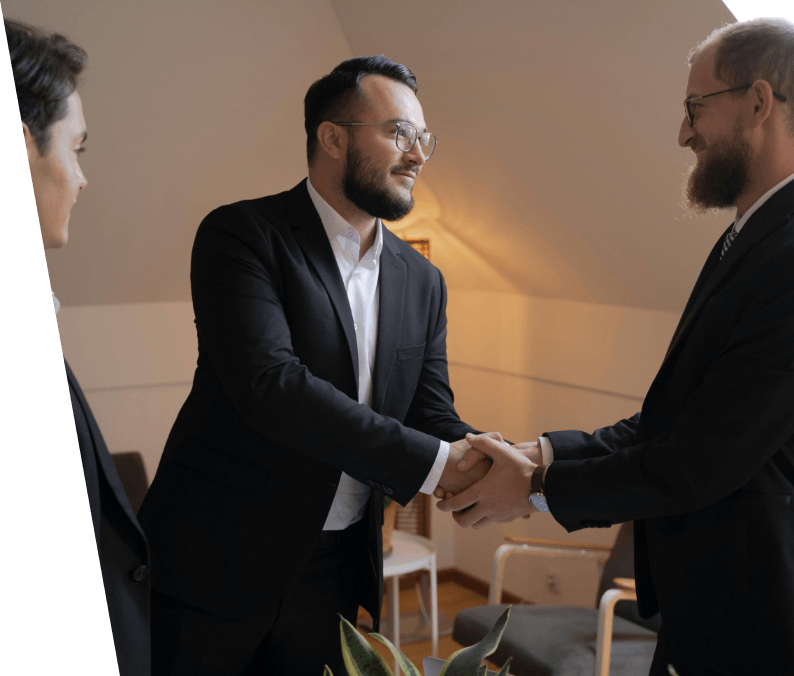 Un club d'entrepreneurs basé sur la recommandation et l’échange Le fonctionnement des cercles repose sur des principes simples : 1 – apprendre à se connaître 2 – créer de la confiance 3 – générer des recommandations Un modèle efficace pour construire un réseau professionnel solide et durable.